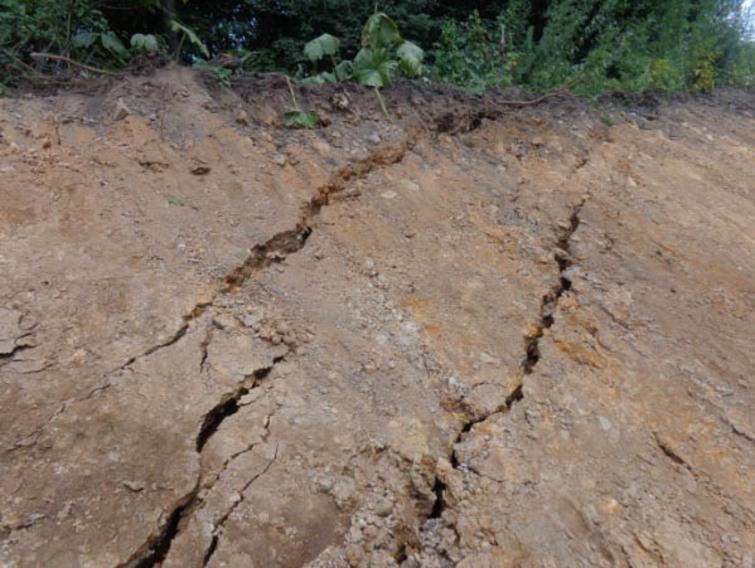 Failure Mechanism Of Gently Inclined Bedding Slope Under Hydraulic