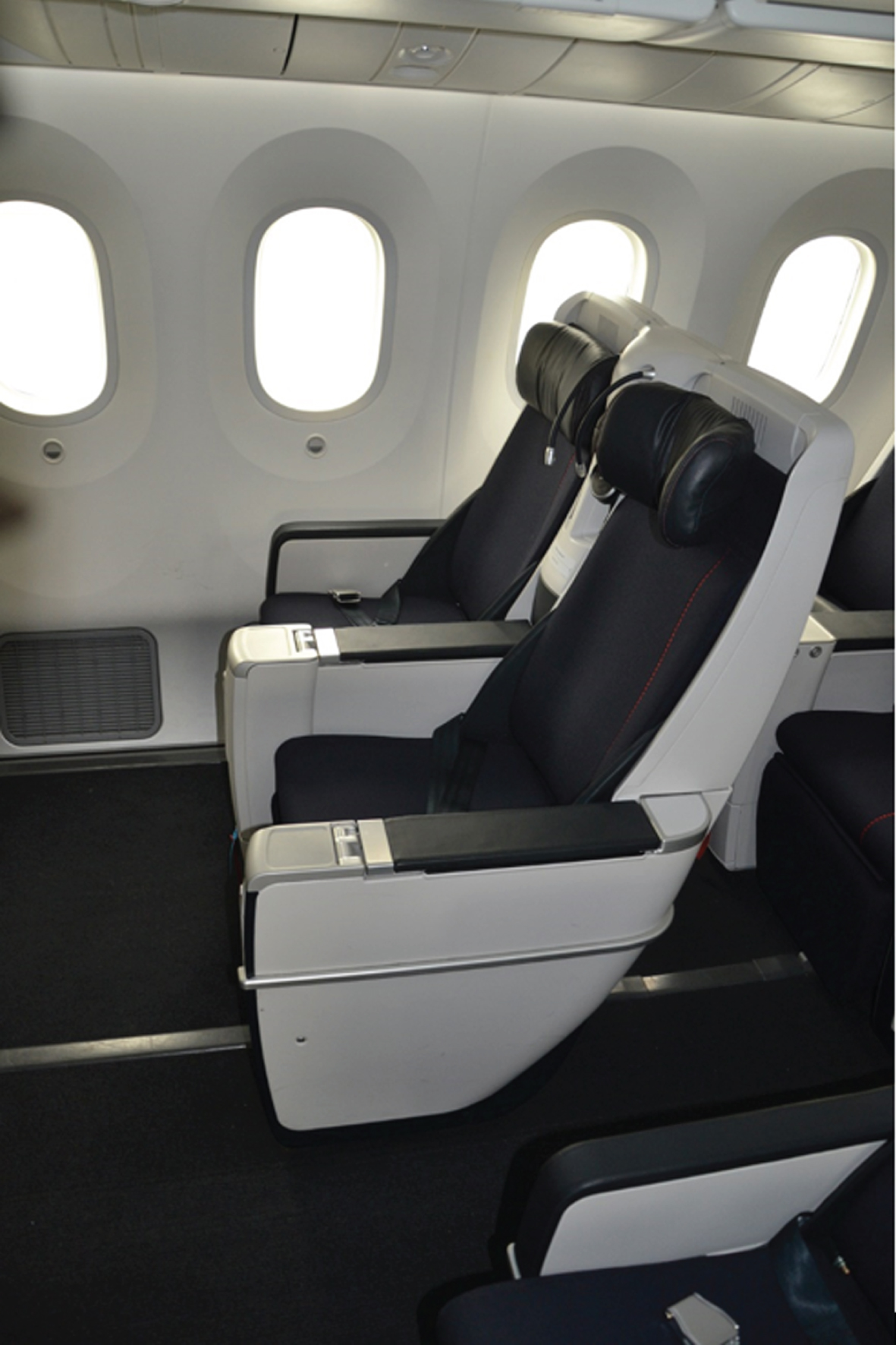 Designing a floor plan using aircraft seat comfort knowledge by ...