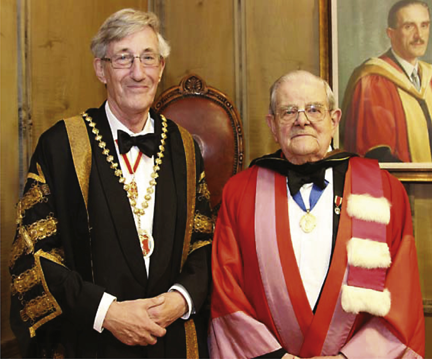 Professor Sir Michael Rawlins (Ruth and Lionel Jacobson Professor of Clinical Pharmacology at the University of Newcastle, President of the Royal Society of Medicine) presenting John Walton with the RSM Medal in 2004.