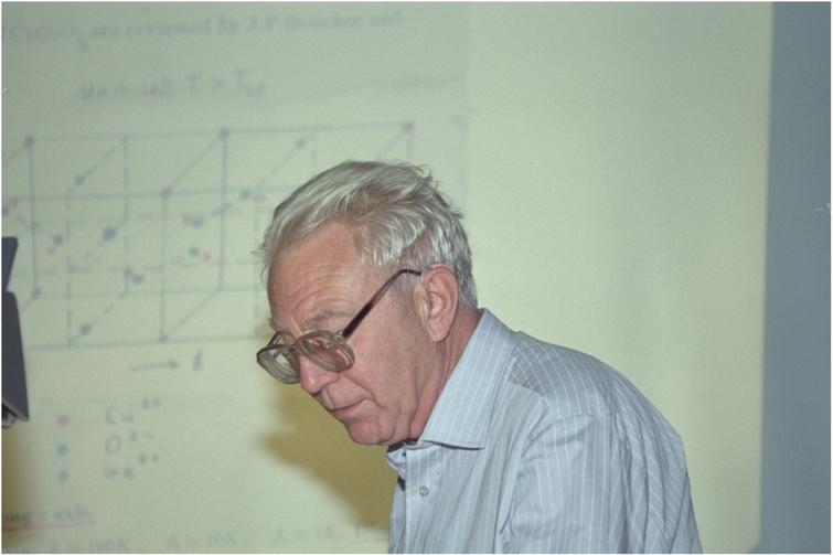 Professor Maleyev, 67, presenting the lecture entitled “Nuclear-magnetic correlations in polarized neutron scattering” at PNCMI’98. This was the second international conference on polarized neutrons for condensed matter investigations, organized by the Institut Laue-Langevin in Grenoble (France). © Serge Claisse – ILL.