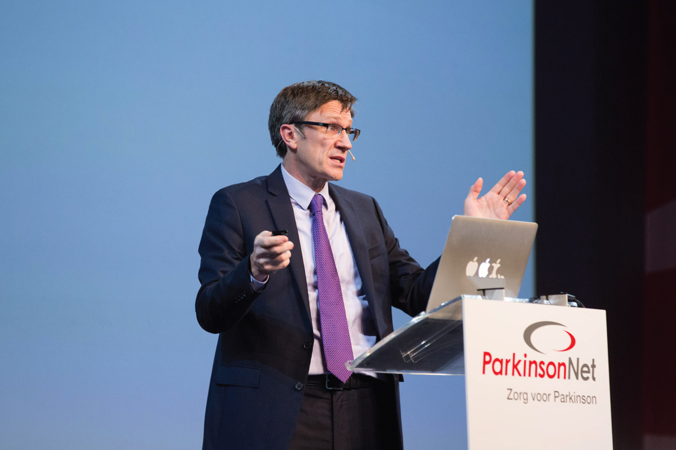 Patrik in action during a plenary keynote lecture for the 2014 ParkinsonNet annual conference.